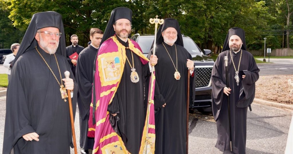 Metropolitan Apostolos Of New Jersey Enthroned In U.s. - Spiritual Front